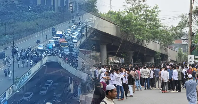 পলিটেকনিক শিক্ষার্থীদের সাতরাস্তা অবরোধ, ভোগান্তিতে নগরবাসী